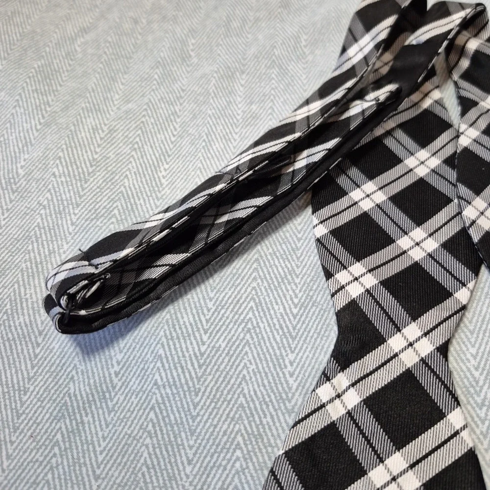 Jos. A. Bank Bowtie Exclusive Collection Black White Silk Bow Tie Adjustable